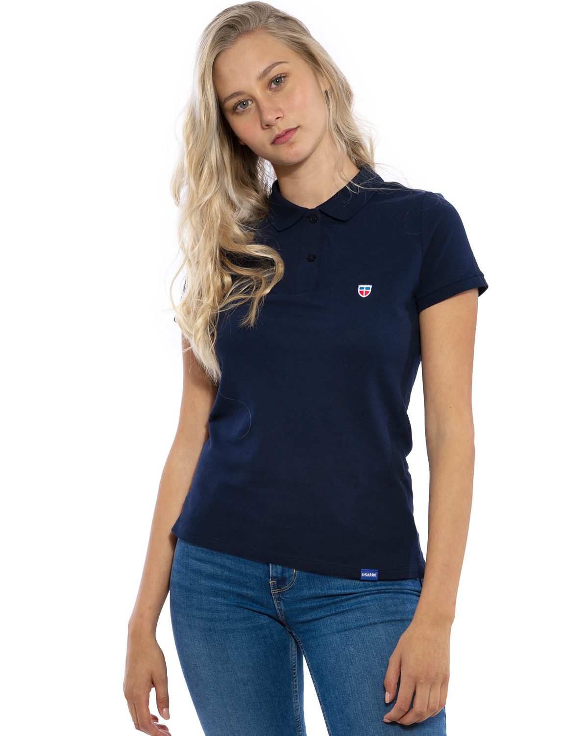 Hochwertig besticktes LASARRE Polo Shirt für Frauen in der Farbe Navy-Blau von der Saarland Marke Lasarre mit LASARRE Wappen in Blau, Weiß, Rot auf der linken Brust und dem blauem LASARRE Markenzeichen am Saum