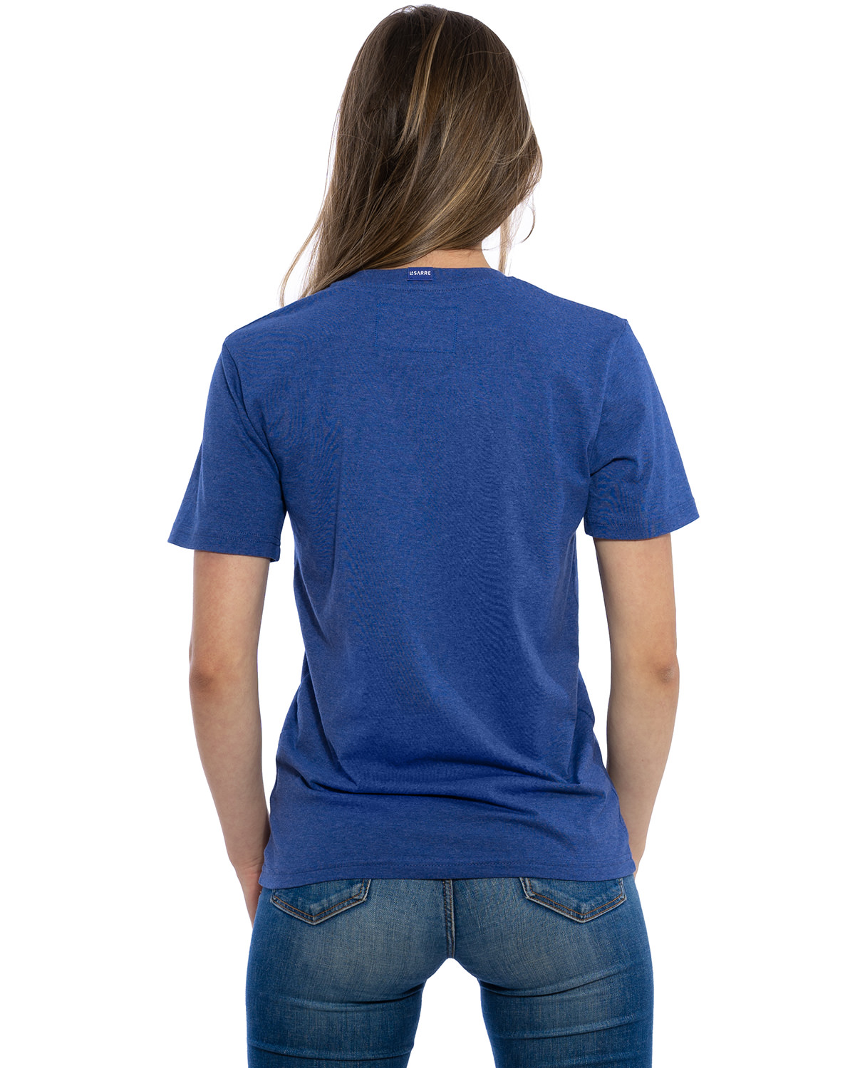 Rücken-Ansicht des hochwertig bestickten VIVE-LA-SARRE T-Shirt „CLAIRE“ für Frauen in der Farbe Kobalt von der Saarland Marke Lasarre mit dem LA-SARRE Wappen in Blau, Weiß, Rot auf der linken Brust und dem blauen LA-SARRE Markenzeichen am Saum