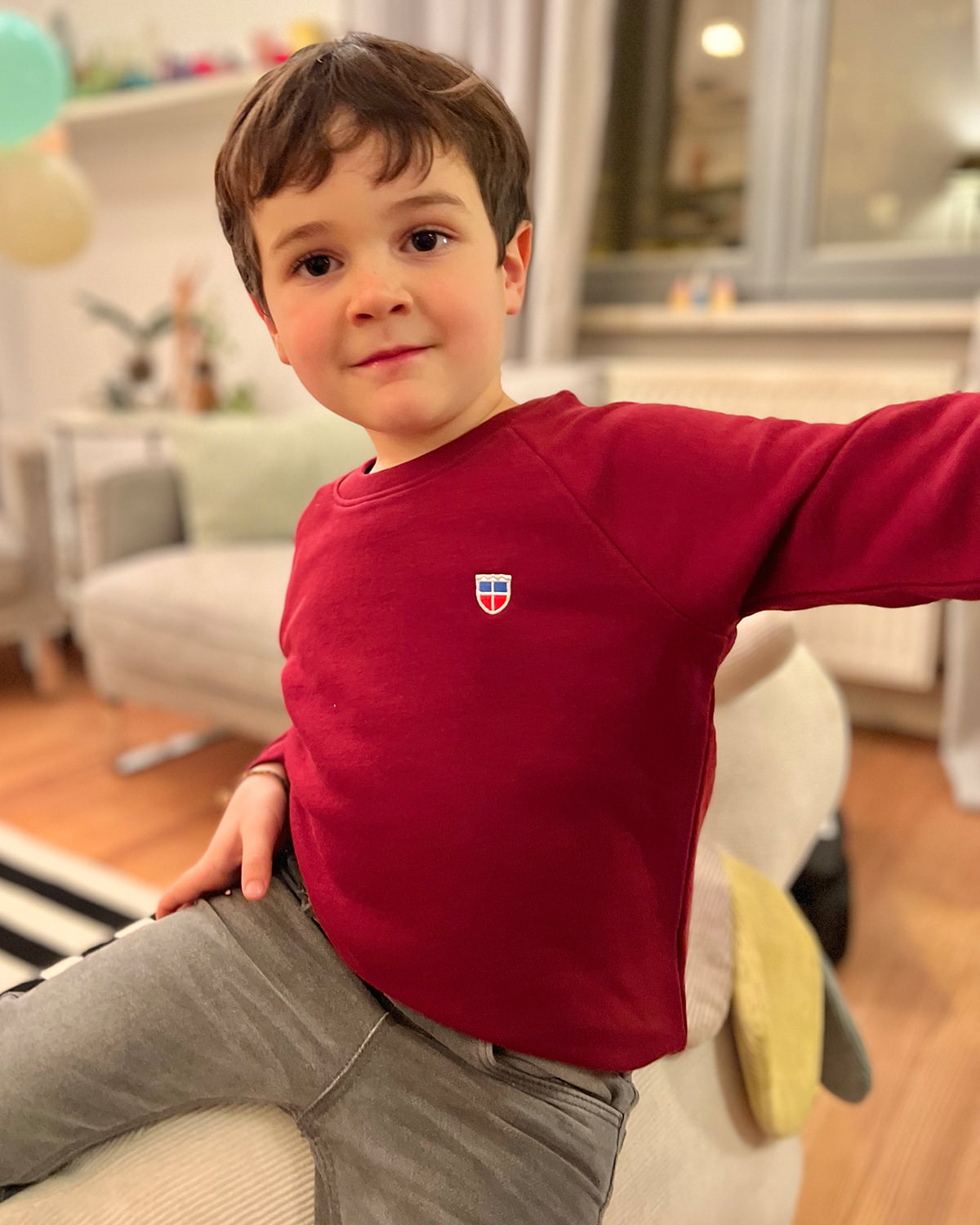 Das perfekte Geschenk: Unser Sweatshirt Tom mit Saarlandwappen für Kinder.