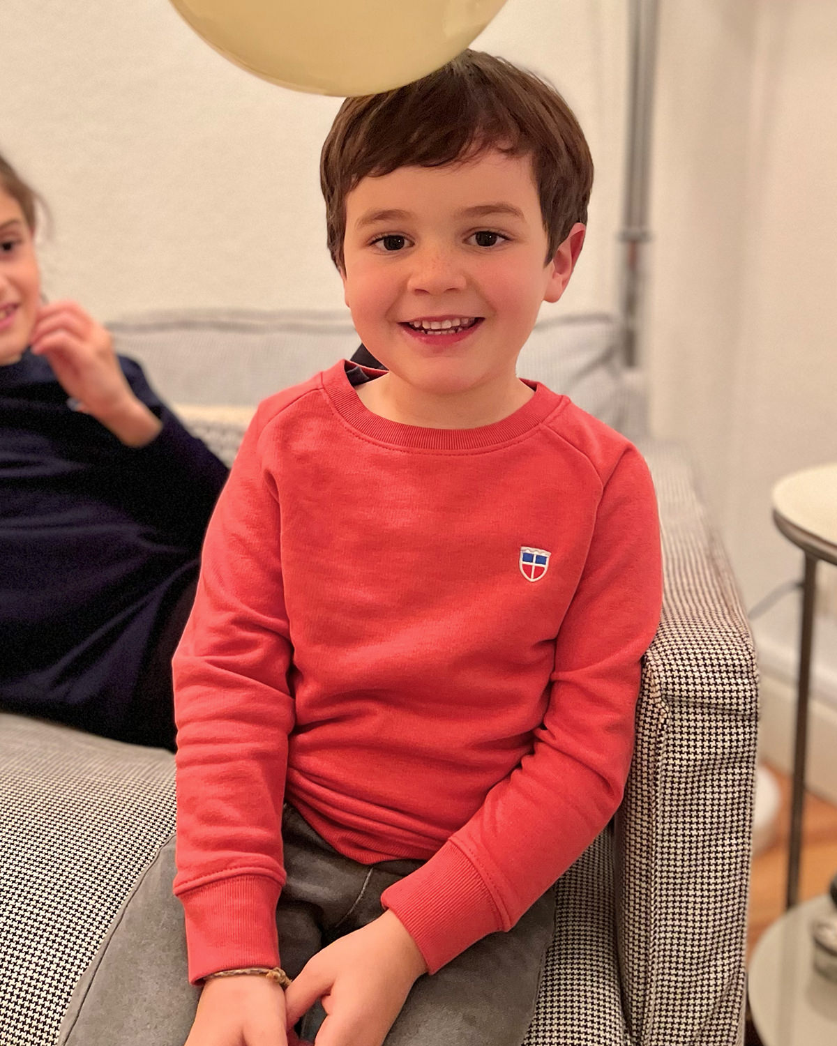 Anton, 5 Jahre alt, zusammen mit seiner Schwester Leni.