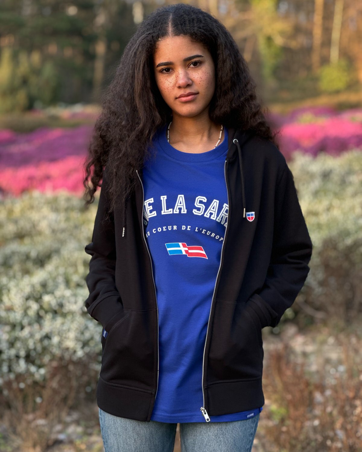 Saarland Geschenk Ideen für alle, die das Saarland lieben oder ein Stück Saarland verschenken möchten. T-Shirts und Hoodies perfekt für Saarland-Fans.